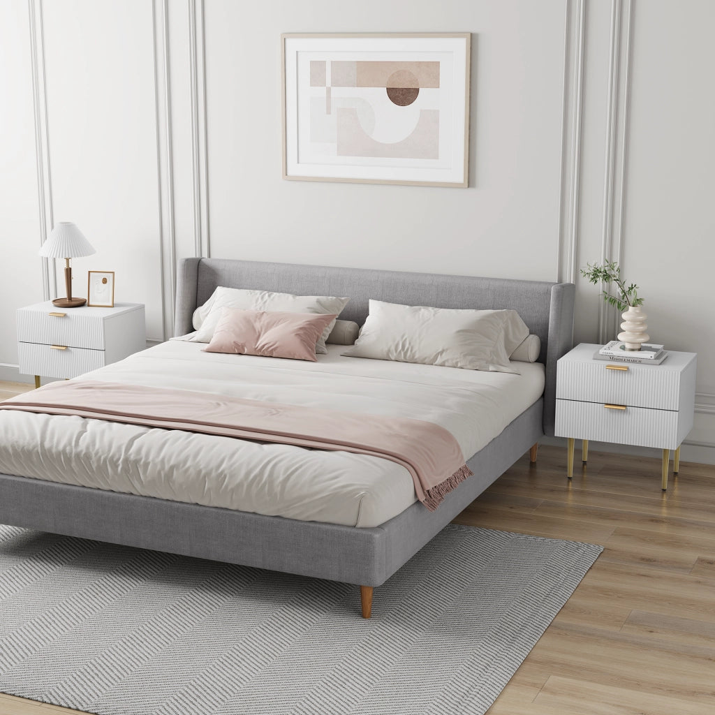 Comodino bianco moderno con 2 cassetti e dettagli in metallo, design a scanalature verticali, 1 pezzo