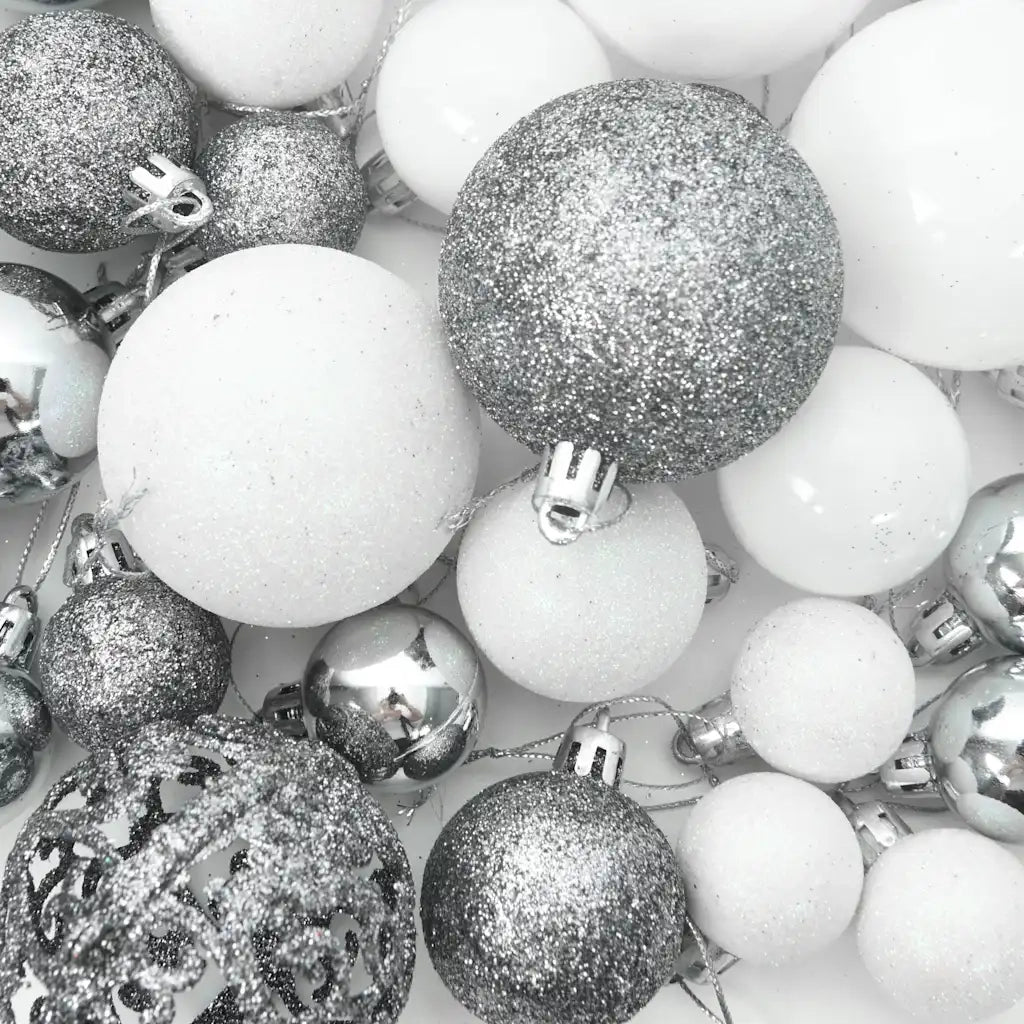 Albero di Natale Preilluminato con Palline 180 cm 620 Rami