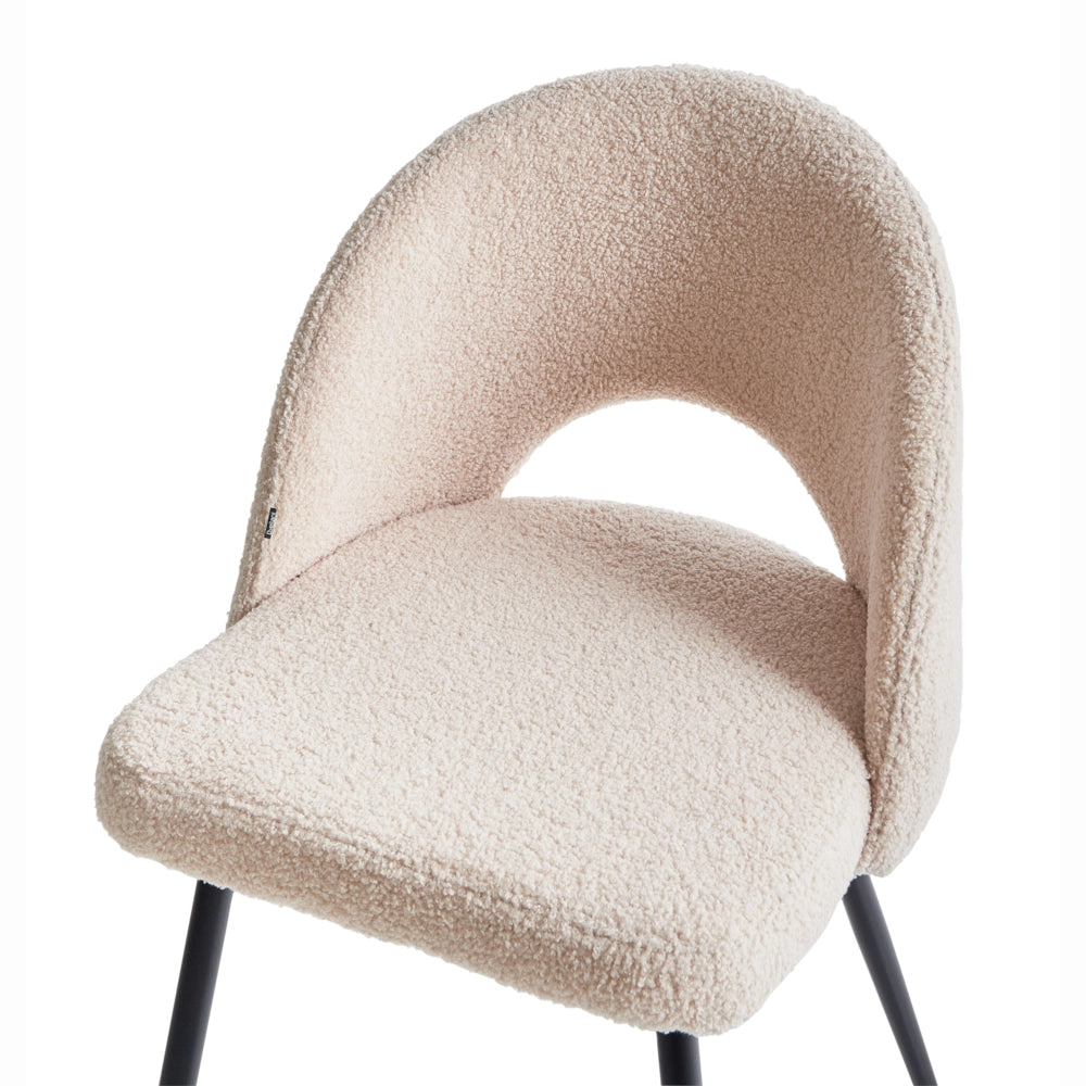 Set di 2 sedie da pranzo bouclè in tessuto beige braccioli schienale intagliato gambe in metallo moderna industriale