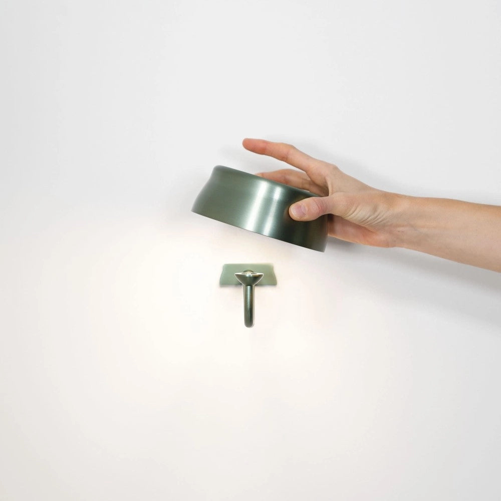 Zafferano Sister Light Parete Wi-fi Lampada da parete smart Verde ricaricabile e dimmerabile