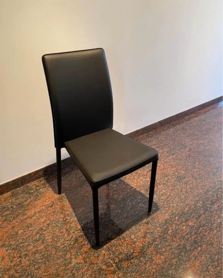 Set 4 sedie moderne in ecopelle nera con struttura in metallo (711) - Mobili 2G
