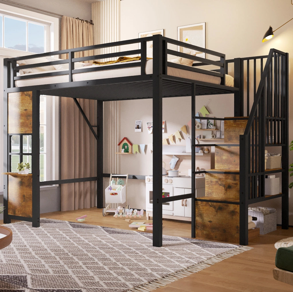 Letto a castello con scala contenitore e spazio aperto