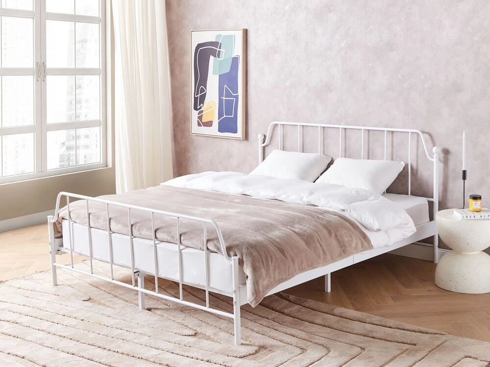 Letto matrimoniale con rete a doghe in legno di pioppo e struttura metallo bianco 160 x 200 cm Camera da letto minimalista industriale