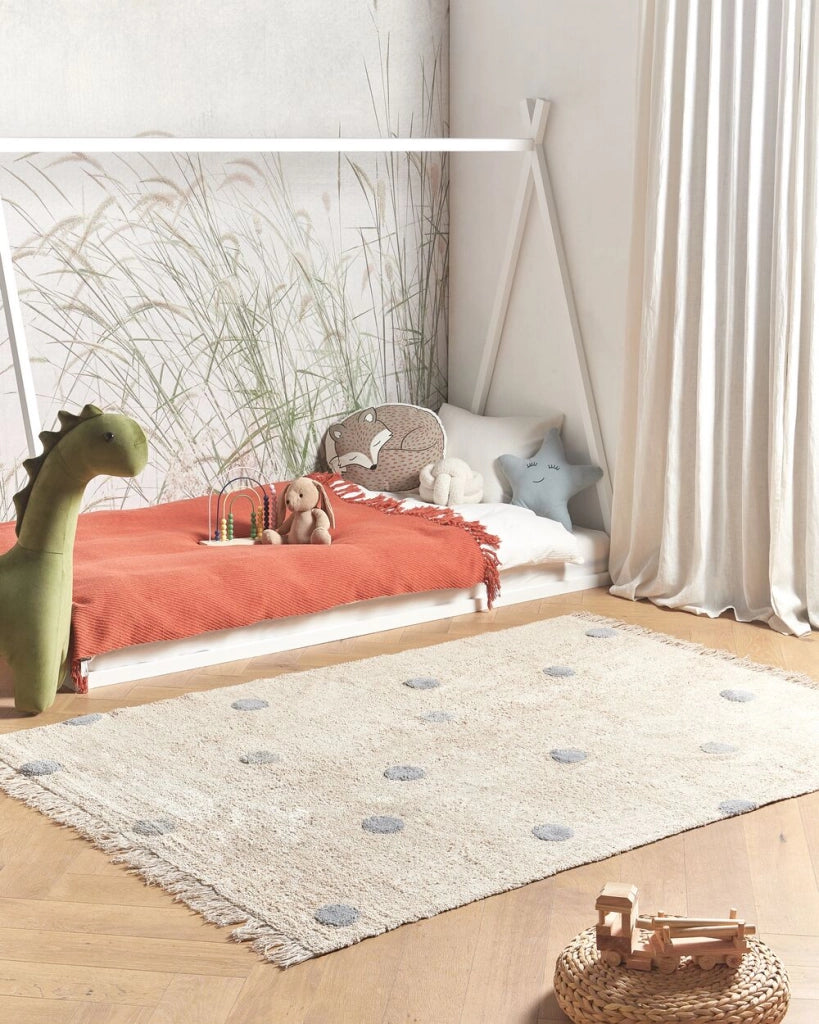 Tappeto per la camera dei bambini 140 x 200 cm Tappeto per la camera dei giochi con motivo a pois beige e grigio Dardere