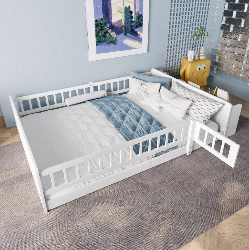Letto per bambini 140x190 cm in pino e MDF bianco con ripiani