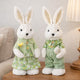 Coppia coniglietti di campagna decorativi vestito verde con dettagli h 32 cm