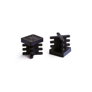 Puntali interni alettati quadri neri 40 x 40 mm. 2 pz.