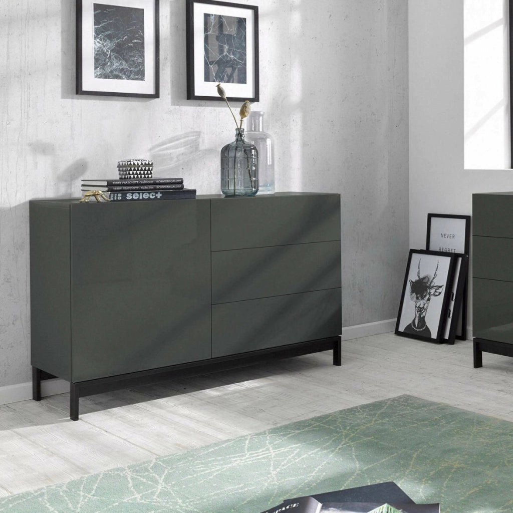 Credenza moderna a 1 anta e 3 Adana, Made in Italy, Madia da cucina, Buffet di design da soggiorno, con piedini, cm 110x40h47, Antracite lucido
