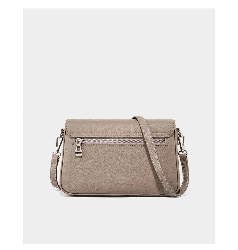 Borsa a tracolla da donna in pelle di vacchetta, colore grigio.