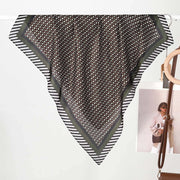 Eleganti e trendy sciarpe di seta da donna, realizzate in pura seta.