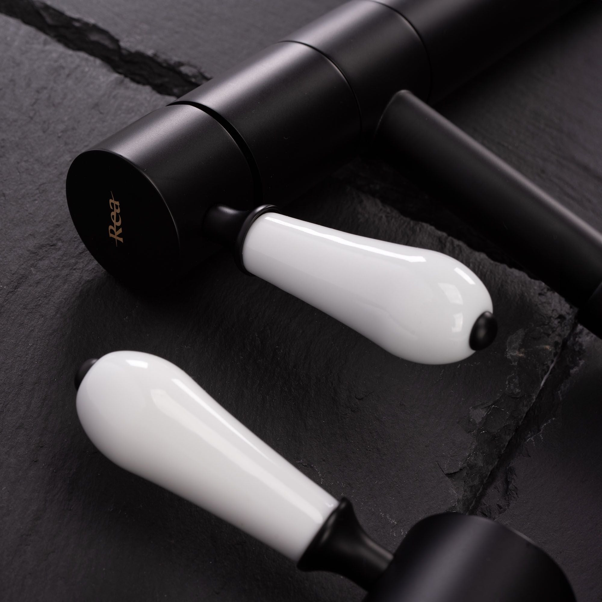 Rubinetto Da Lavabo Rea Serra Black Matt High