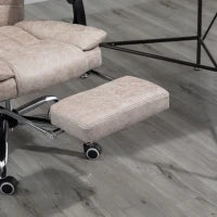 Sedia da Ufficio Girevole con Funzione Reclinabile, Poggiapiedi, Sedile Regolabile in Altezza, Sedia da Scrivania, Microfibra, Plastica, Metallo, Nylon, 63 x 71 x 110-118 cm, Beige