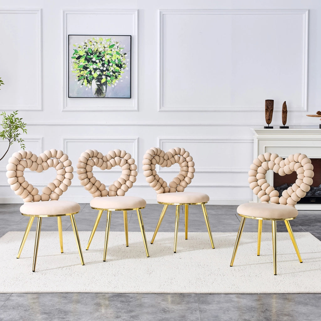Chaise da pranzo 2 pezzi con schienale a cuore traforato in velluto e gambe in metallo nero beige chiaro