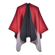 Elegante e semplice scialle, mantella da donna, sciarpa lavorata a maglia