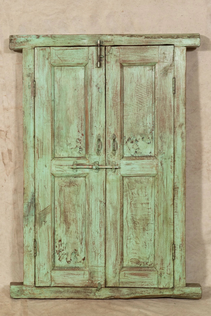 Biscottini Finestra finestrina grata porta in legno massello e in ferro antica e vecchia con telaio da interno o da esterno