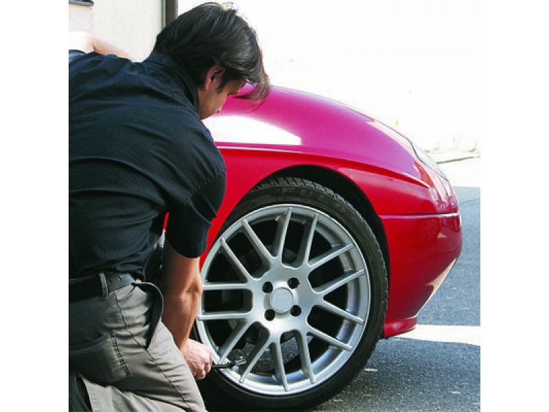 Compressore per auto CC-AC 35/10 12V Einhell con manometro e adattatori inclusi