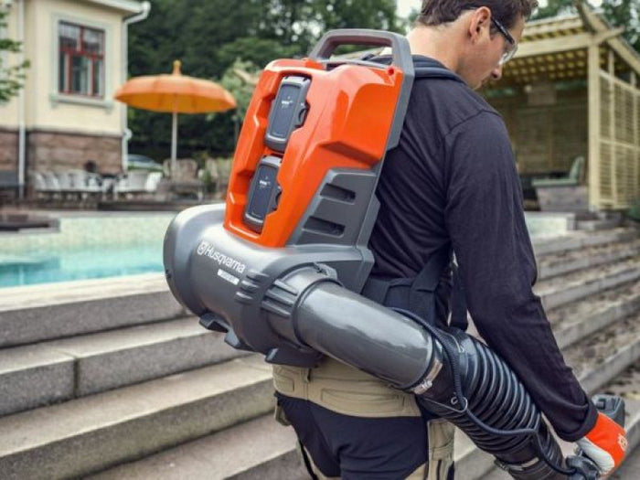 Soffiatore a zaino Husqvarna 340iBT senza batteria e carica