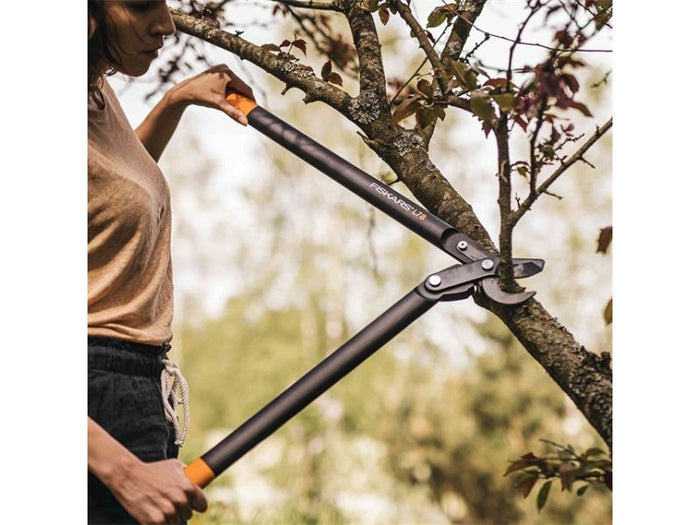 Troncarami Fiskars L78 con lama a uncino per Potatura Manuale