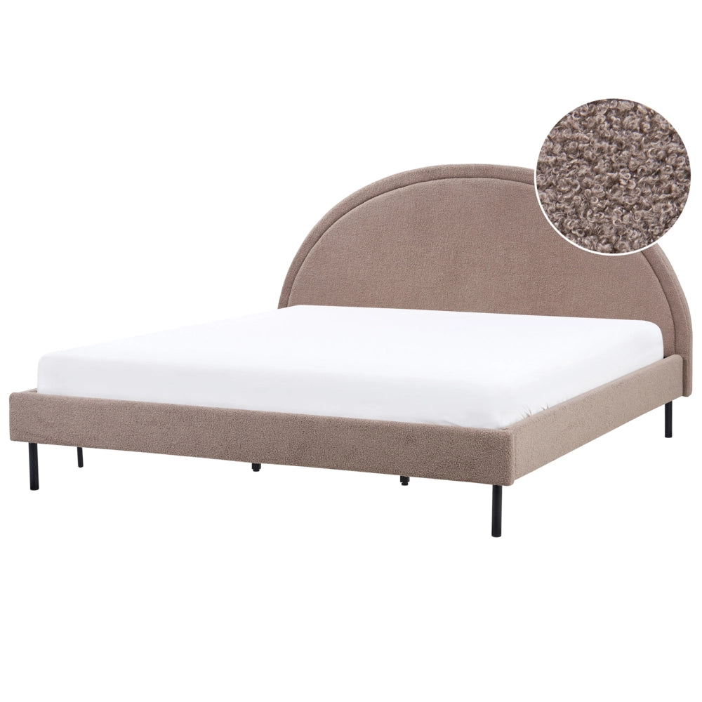Letto matrimoniale in poliestere bouclè beige imbottito con base a doghe e testiera rotonda 180 x 200 cm minimalista retrò