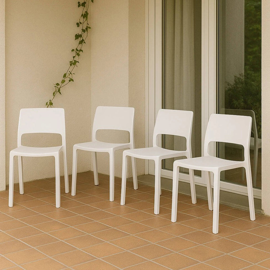 Set di 4 sedie da esterno Cereseto, Seduta da giardino, Per indoor o outdoor, Impilabile, Made in Italy, 47x53 h82 cm, Bianco