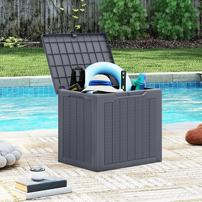 Baule da Esterno 96 L, Cassapanca Contenitore con Coperchio Bloccabile e Tessitura in Vimini, per Giardino e Cortile, 56 x 41 x 50,5 cm (Grigio)