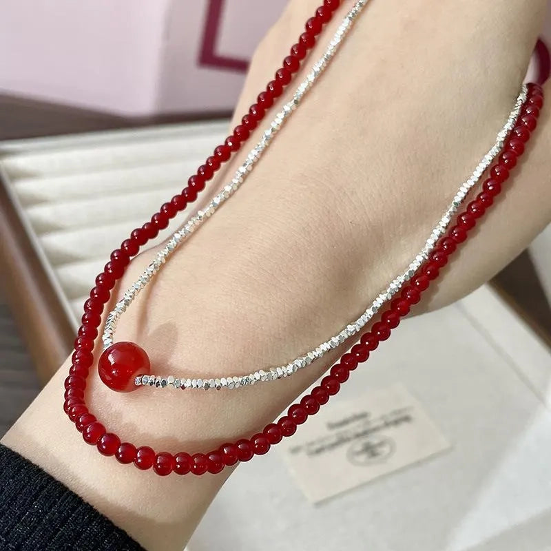Collana fatta a mano in agata rossa e perline d'argento, regalo di Natale o di compleanno.