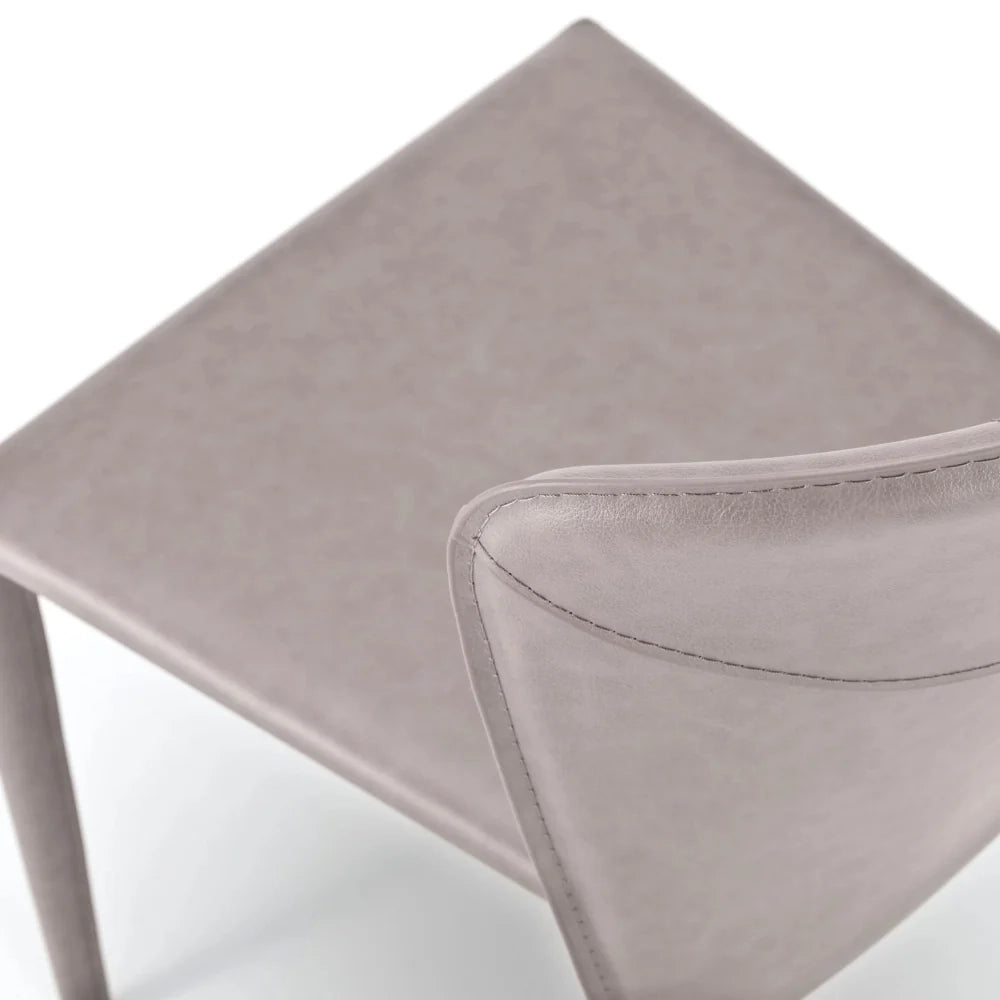 Set di 4 sedie da pranzo imbottite in similcuoio grigio chiaro Selene impilabili e con struttura in metallo facili da pulire | Duzzle