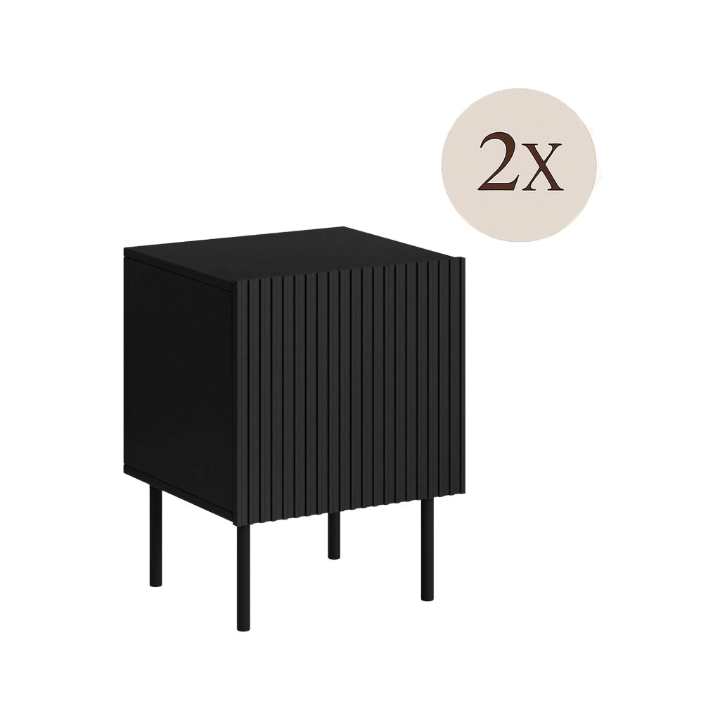 Set di 2 comodini Livraga, Comò basso con anta battente e vano interno, Finitura effetto cannettato, 45x40 h51 cm, Nero