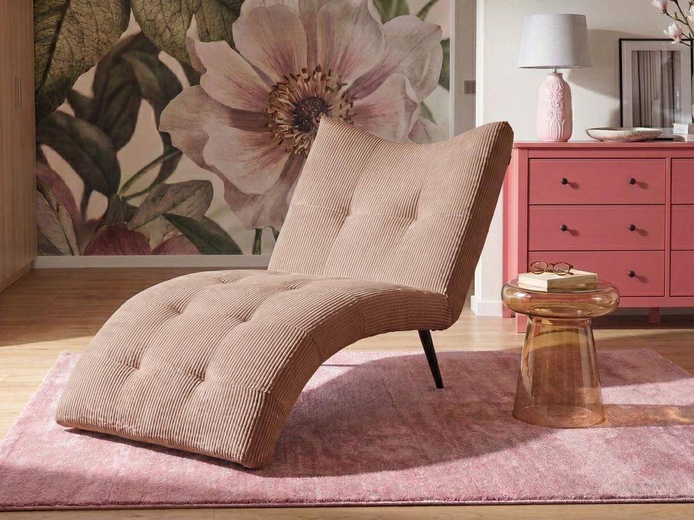 Chaise longue con rivestimento in velluto a coste beige sabbia trapuntatura a bottoni, senza braccioli, design moderno per soggiorno