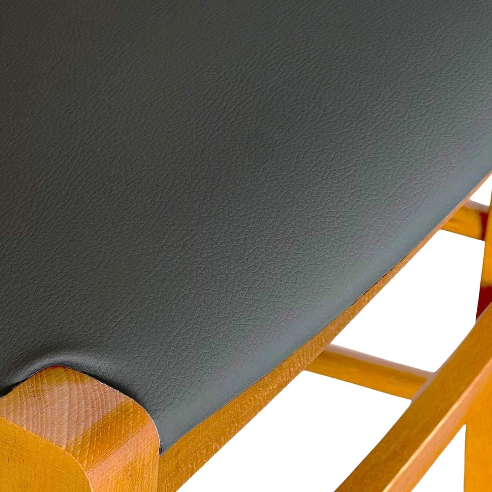 Sedia Venezia in legno ciliegio croce con seduta in similpelle grigio antracite