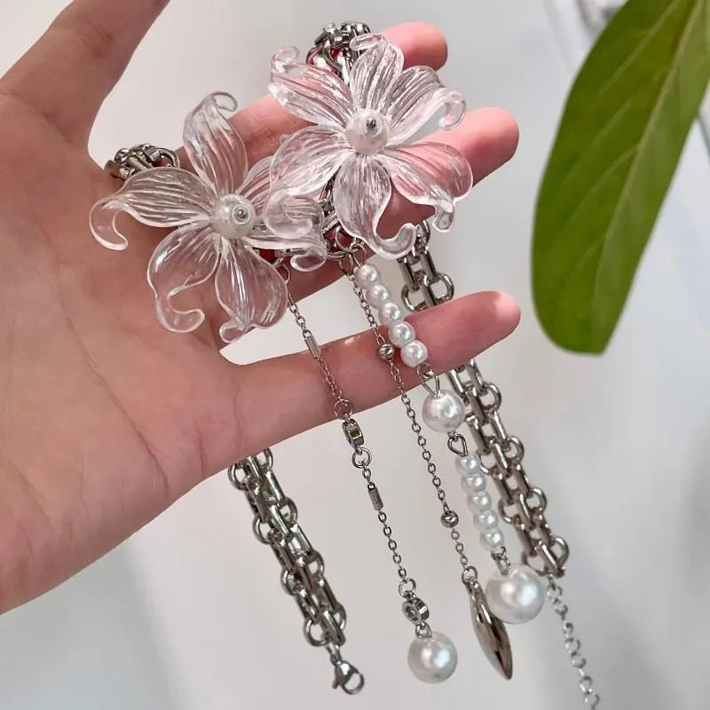 Collana vintage fatta a mano con fiore trasparente, perle e nappa, regalo di Natale o compleanno.