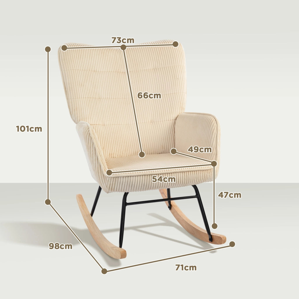 Poltrona a dondolo beige con schienale alto, braccioli e base in legno