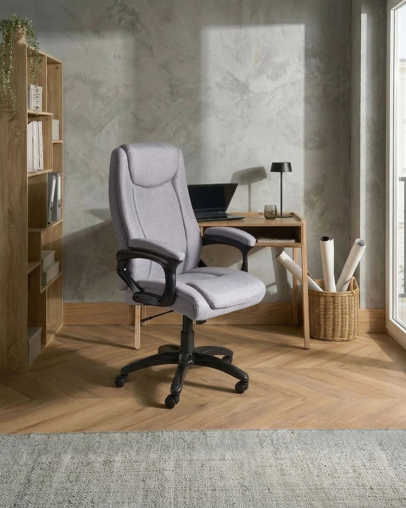 Sedia direzionale da ufficio con regolazione dell'inclinazione imbottitura spessa grigio lino design elegante