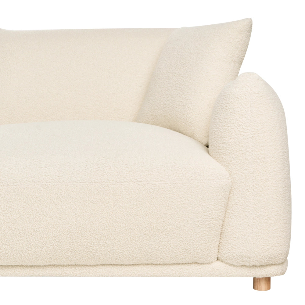 Divano a 3 posti in tessuto bianco sporco con cuscini decorativi e gambe in legno divano moderno per soggiorno