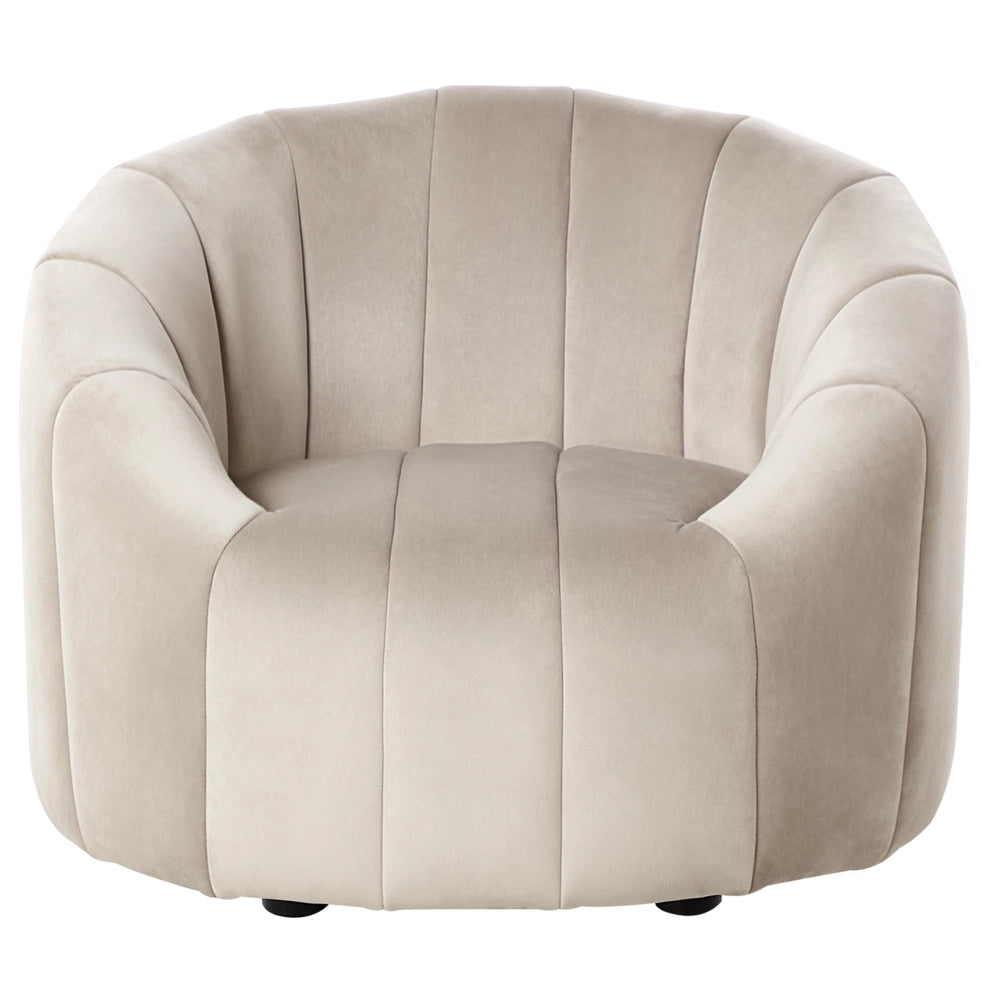 Poltrona in velluto beige morbido Design contemporaneo e retrò Seduta imbottita e schienale basso