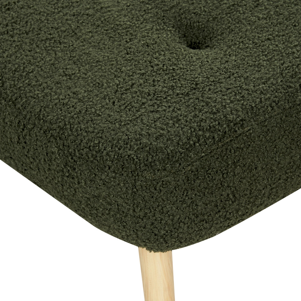 Poltrona rivestita in tessuto verde scuro con motivo floreale con poggiapiedi in stile retrò