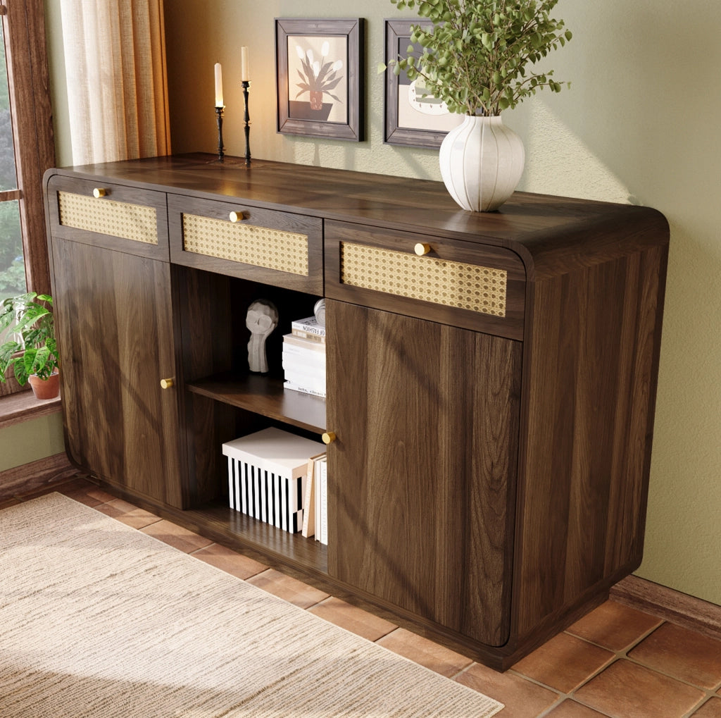Credenza 120x40x85 cm in MDF e truciolare; 3 cassetti; ante e ripiani; effetto noce