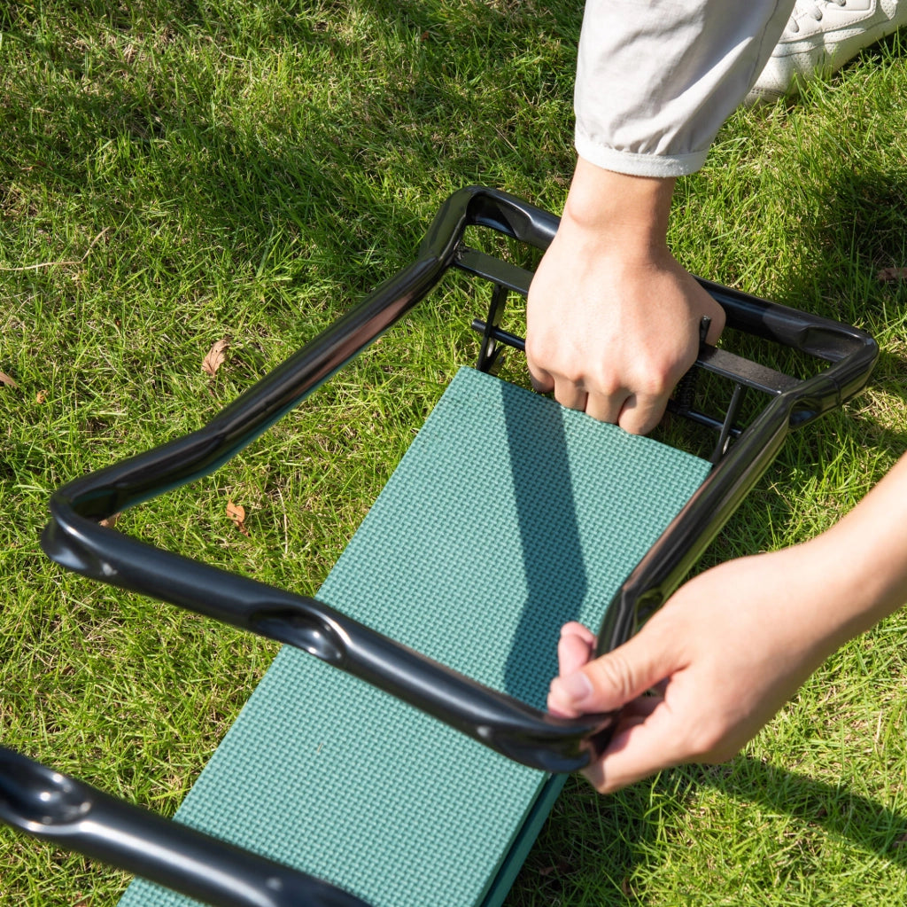 Panchetta da giardino pieghevole con supporto per ginocchia in schiuma EVA e telaio in acciaio verde scuro 58x28x49 cm, portata 150 kg