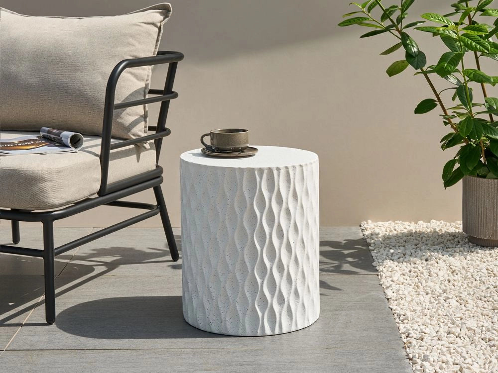 Tavolino d'angolo Bianco MgO Fibra di vetro ø 37 cm Macchia Ruggine Acqua Resistente al vento Boho Moderno Soggiorno all'aperto