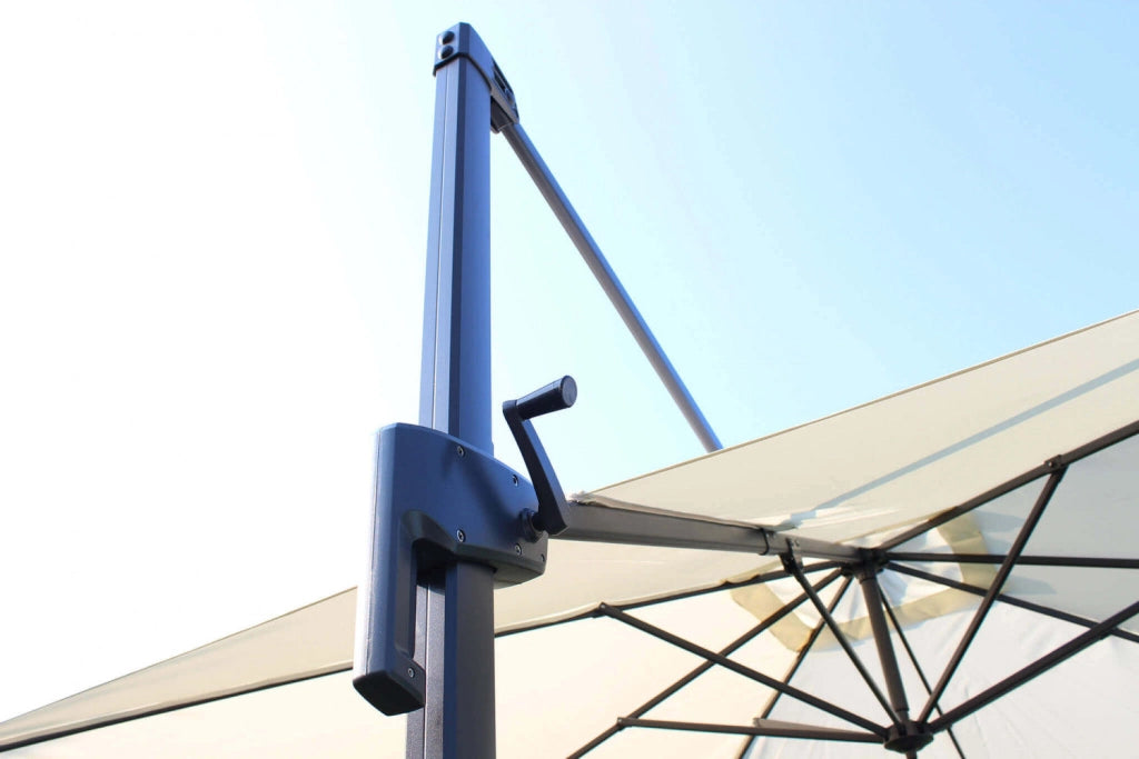 Ombrellone da Giardino Newton Decentrato 3x3 m in Alluminio Nero Telo Ecrù