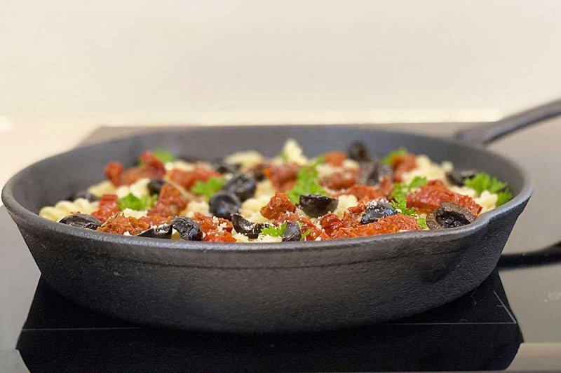 Padella in ghisa Kinghoff KH-2251 da 20 cm per una distribuzione uniforme del calore