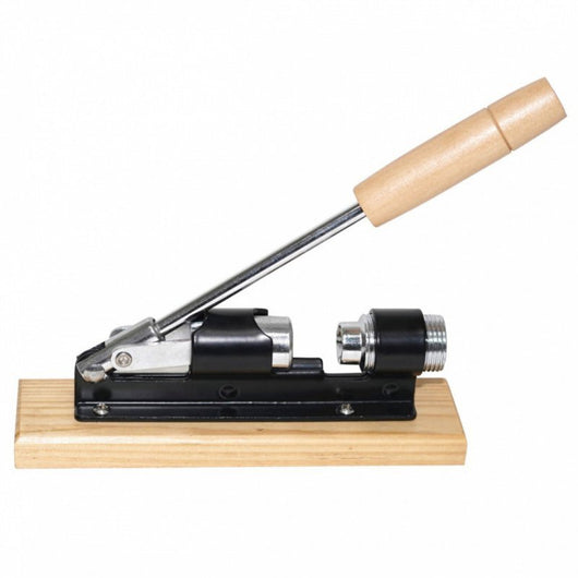 Schiaccianoci Kinghoff KH-1660 - Schiaccianoci in acciaio resistente con manico in legno