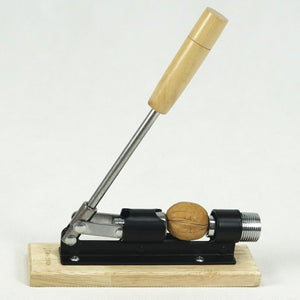 Schiaccianoci Kinghoff KH-1660 - Schiaccianoci in acciaio resistente con manico in legno