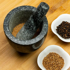 Mortaio in granito Kinghoff KH-1680 per macinare spezie ed erbe aromatiche