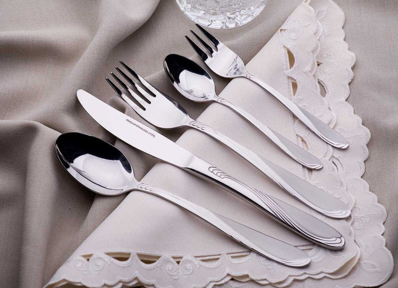 Set di posate in acciaio inossidabile satinato Kinghoff KH-3554 da 72 pezzi