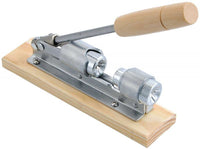 Schiaccianoci Kinghoff KH-1301 - Schiaccianoci in acciaio resistente con manico in legno