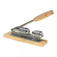 Schiaccianoci Kinghoff KH-1301 - Schiaccianoci in acciaio resistente con manico in legno