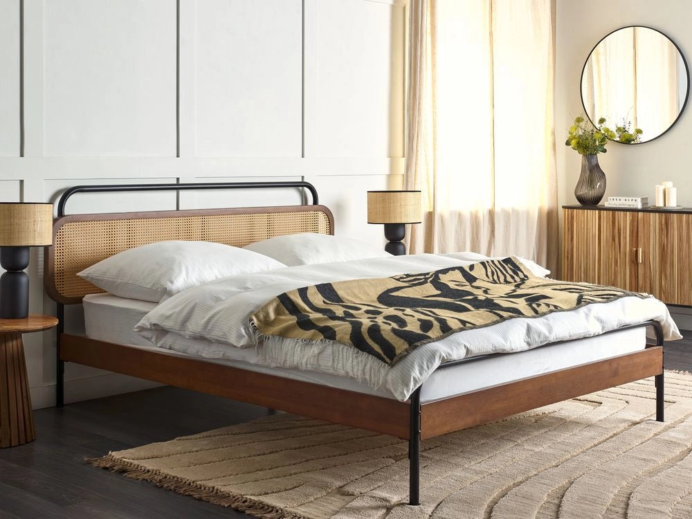 Letto in legno di gomma scuro EU King Size 160 x 200 cm con testata a treccia viennese Base a doghe Camera da letto moderna minimalista