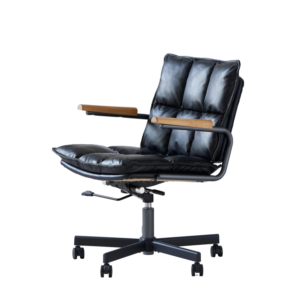 Sedia da ufficio in pelle con ruote a 360°; braccioli in legno; base a 5 razze; nera