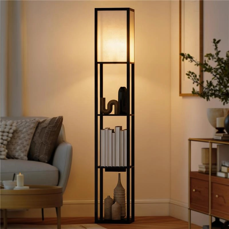 LAMPADA DA TERRA CON RIPIANI, LUCE REGOLABILE, INTERRUTTORE A PEDALE E PORTE USB, NERO